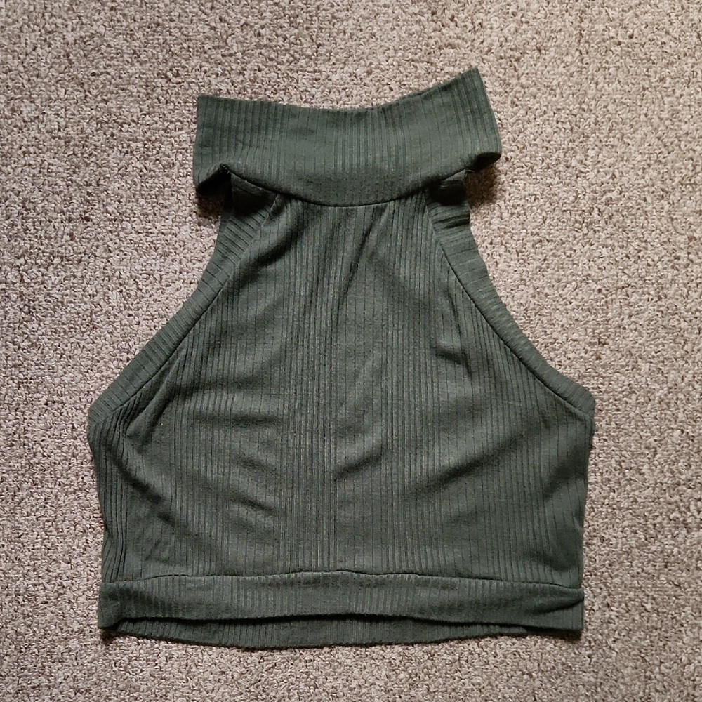 Size M Green Turtleneck